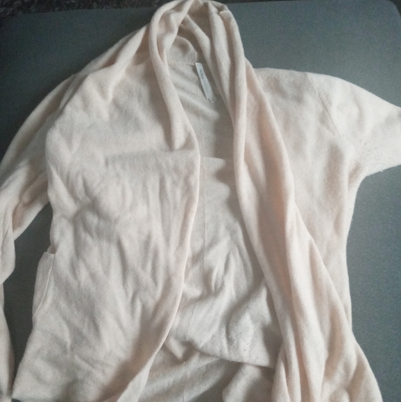 Aritzia cardigan size large - Picture 2 of 2